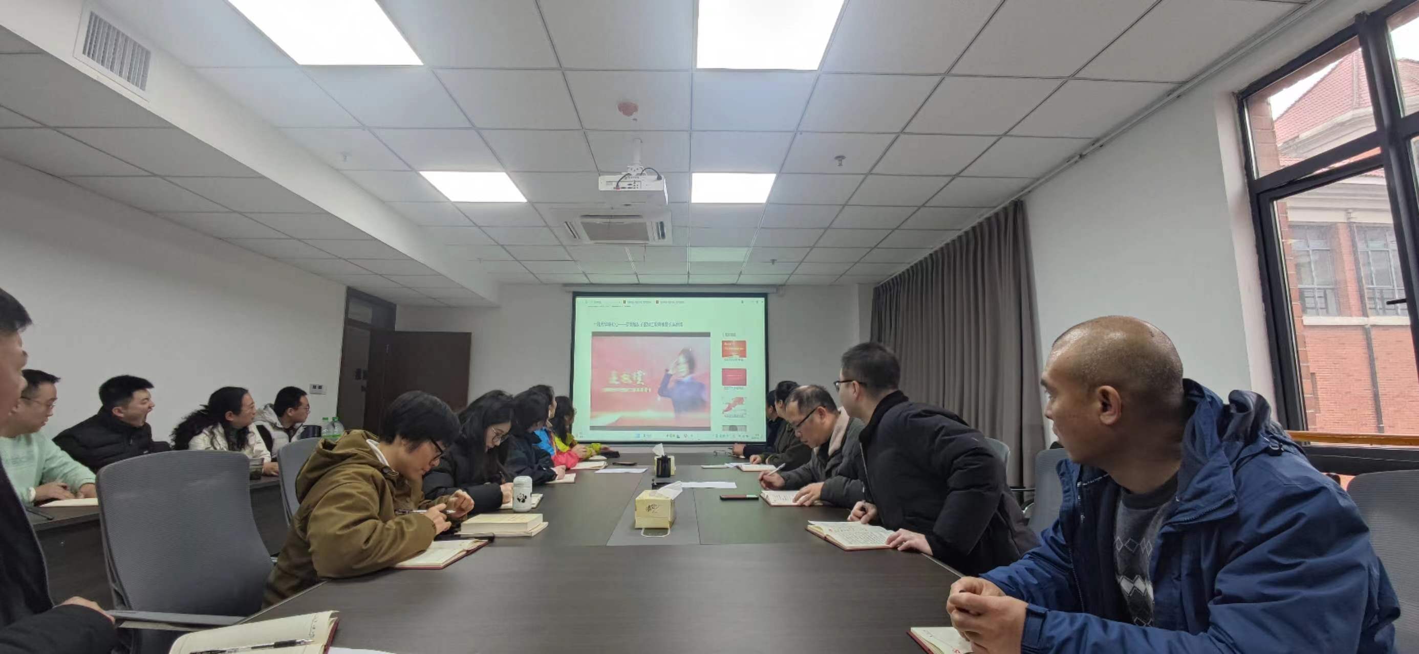 淮糧集團(tuán)機關(guān)黨支部組織學(xué)習(xí)吳秋瑾同志優(yōu)秀事跡